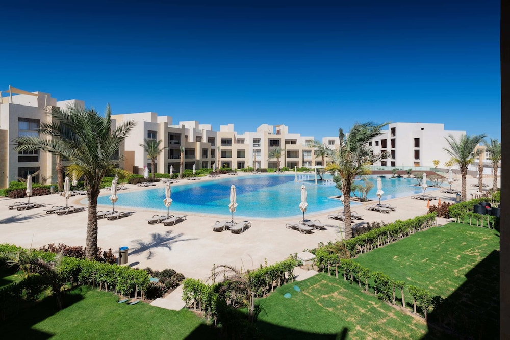 Xuru Stays I Modish & Magnific 2bdr @ Mangroovy Pool & Beach Access