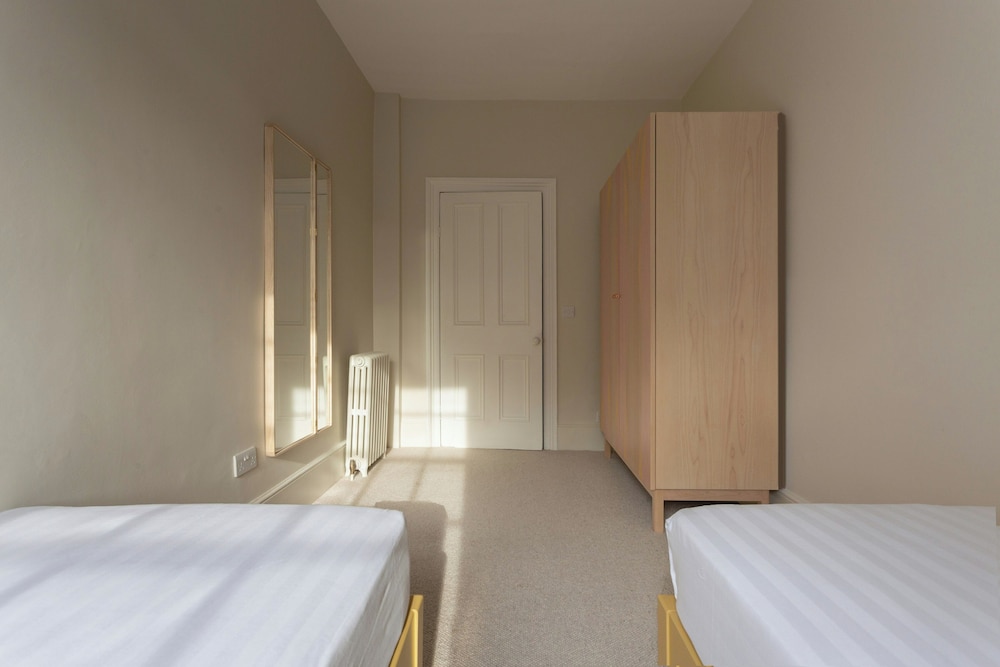 Canonbury Park North II by Onefinestay