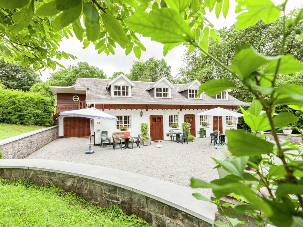 Cozy Escape in Bohon
