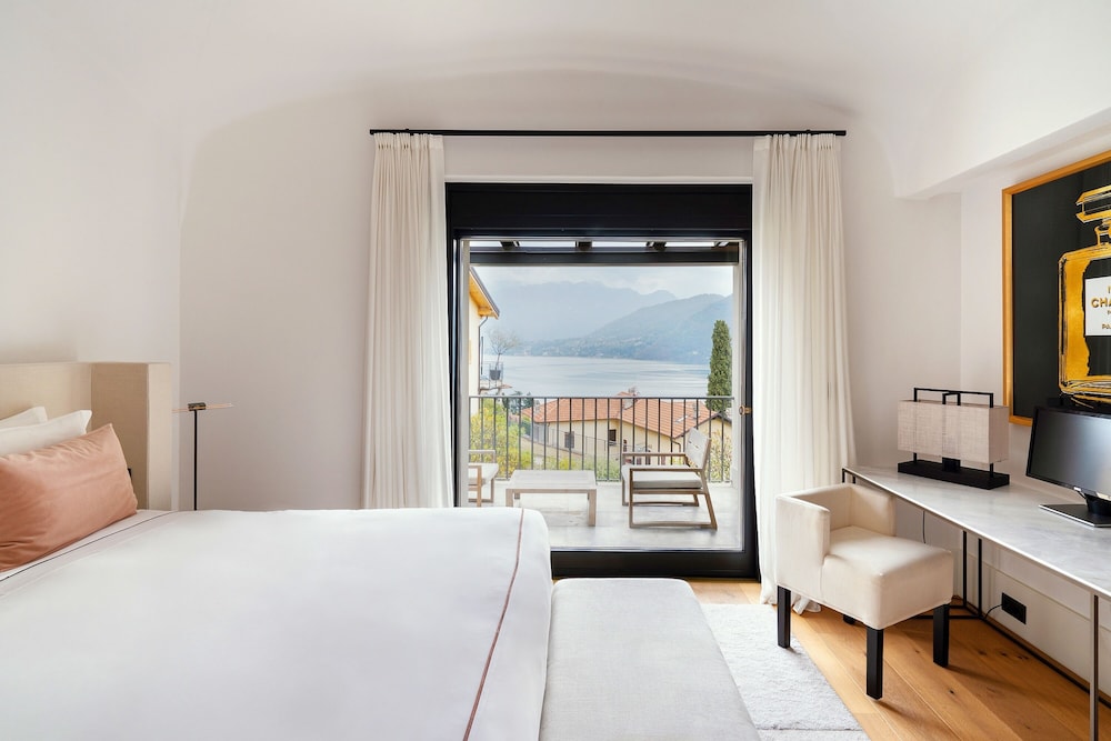Carefree Retreat With Panoramic Views of Lake Como