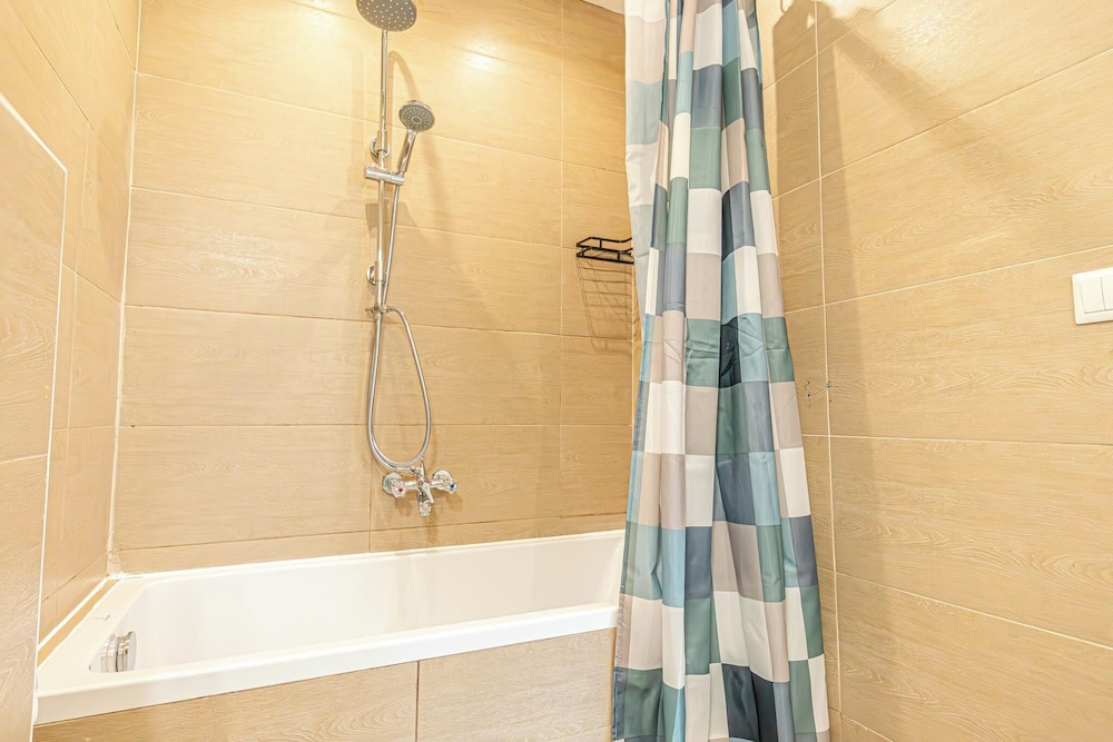 Affordable Stay Near Wiener Stadthalle