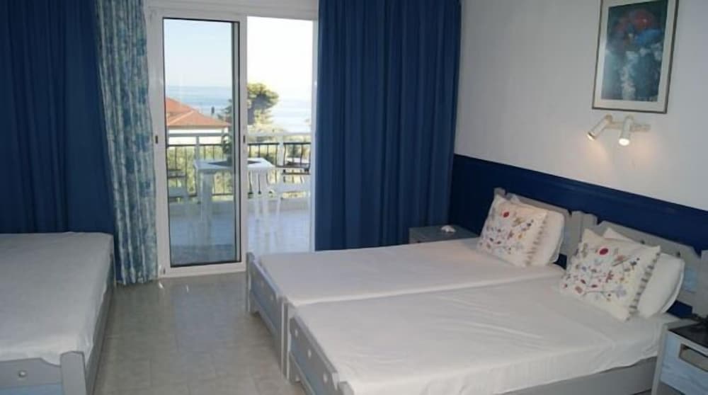Xenios Faros Apartments
