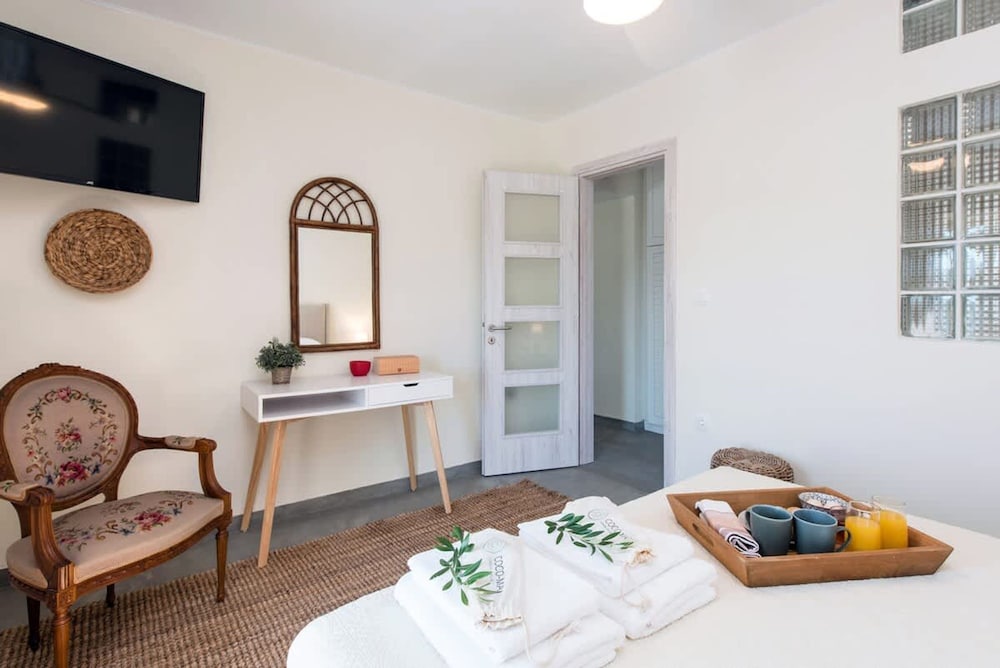 Iliopetra Houses - Corfu Private Pool Retreats