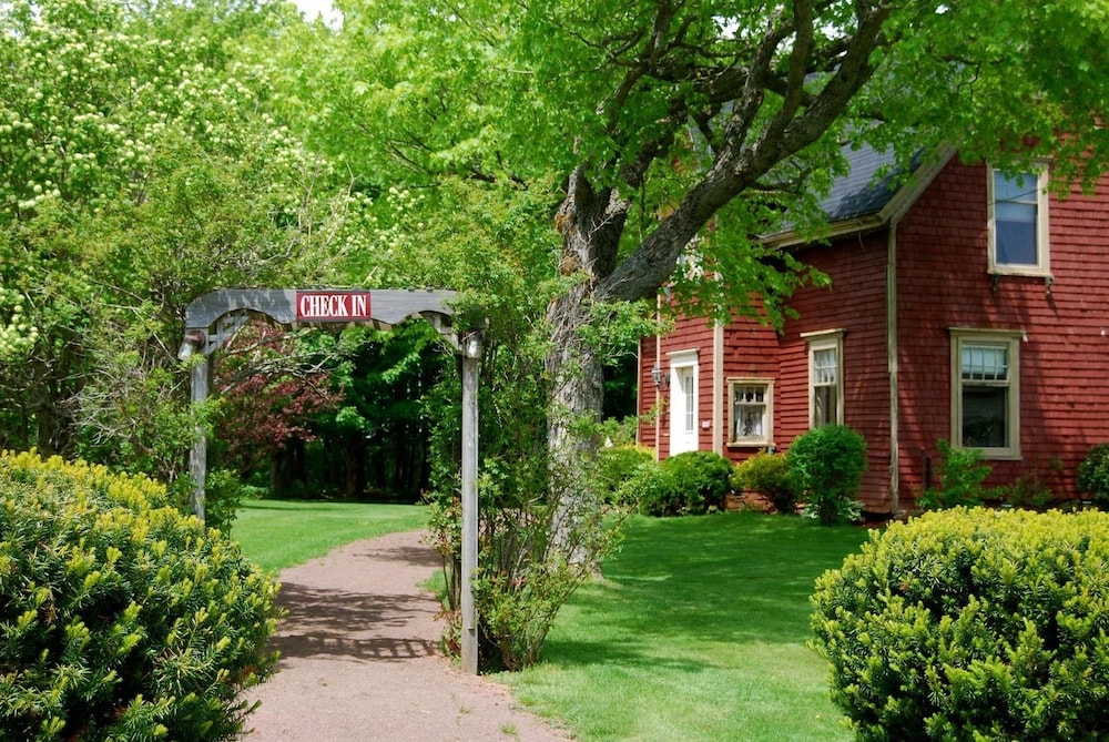 Bugaboo Cottages