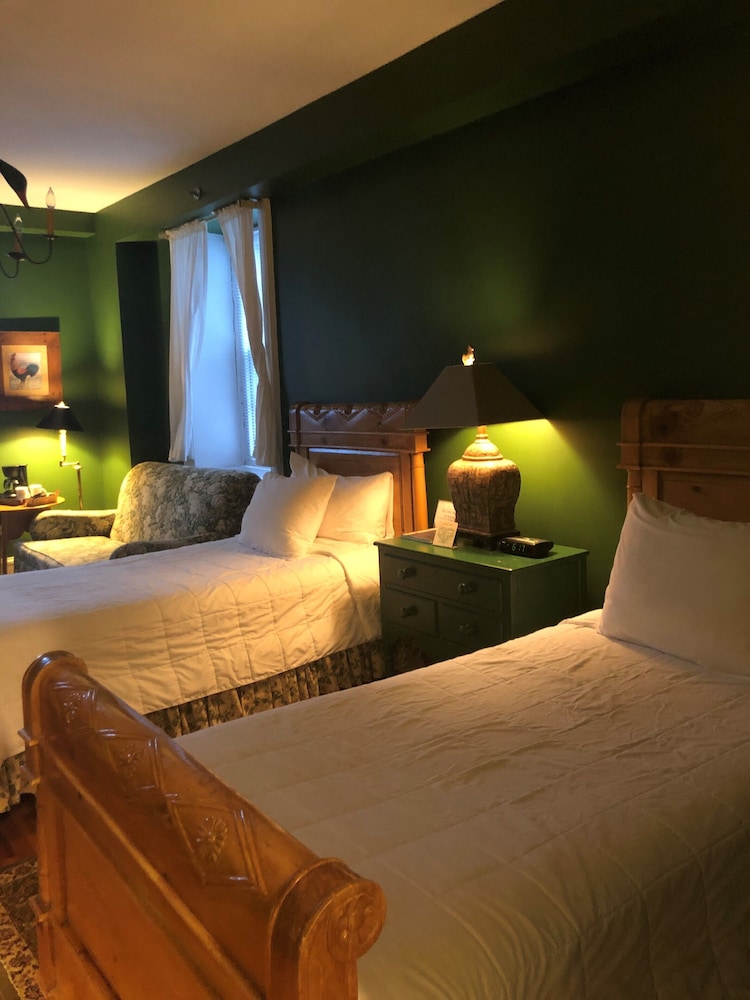 Beekman Arms and Delamater Inn