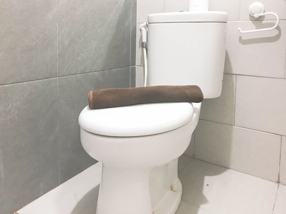 Modern and Comfortable Studio at Benson Supermall Mansion Apartment