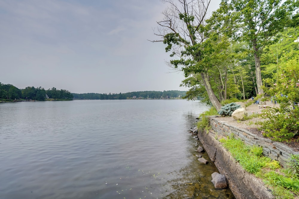Dock & Lake Access: Studio 14 Mi to Dtwn Albany!