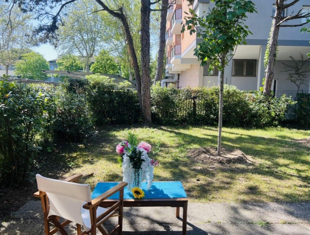 Villa With Private Garden Near the Beach and Center