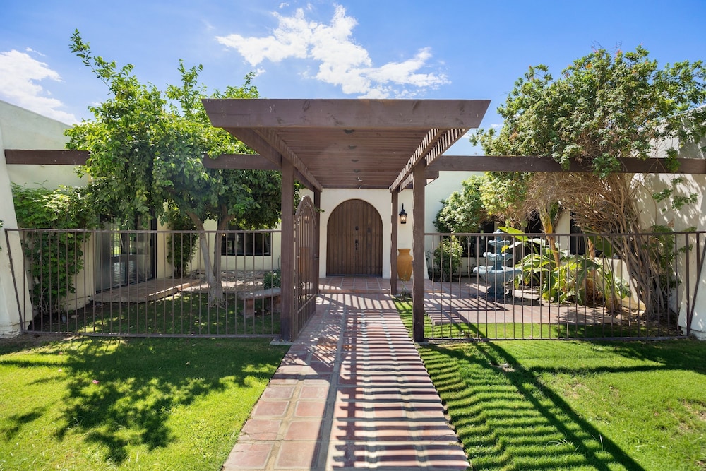 Starlight Estate by Avantstay 20 People Architectual Mansion w Pool Tennis Court Game Room