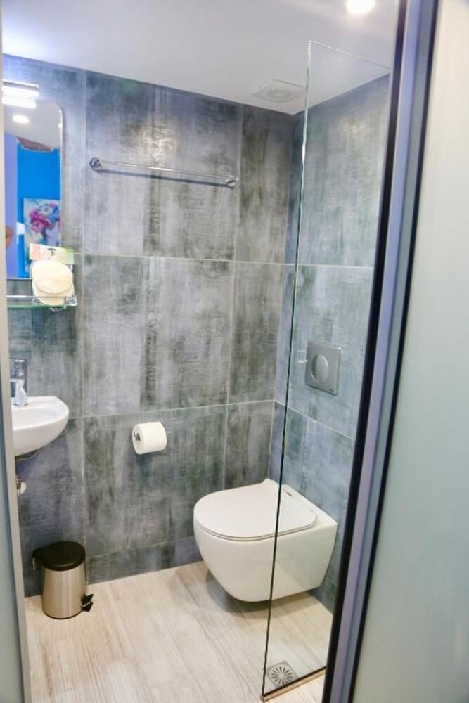 Casa Anthos Free Parking