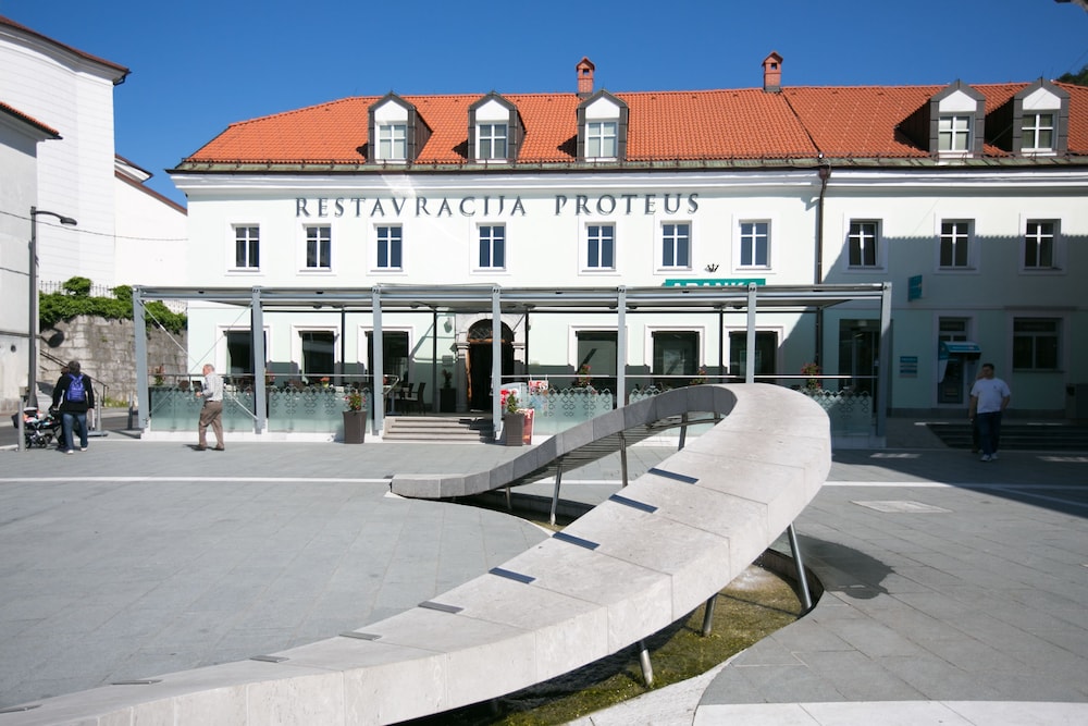 Photo 13