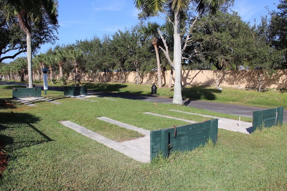 Groves RV Resort