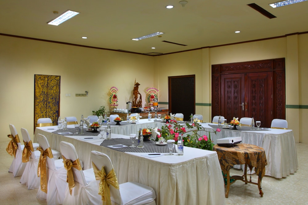 meeting & event spaces