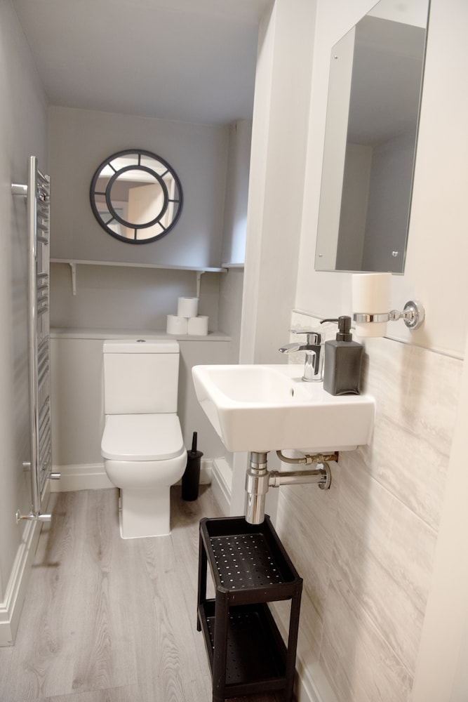 Southport Vacations - The Stamford Apartment - Property Image 9