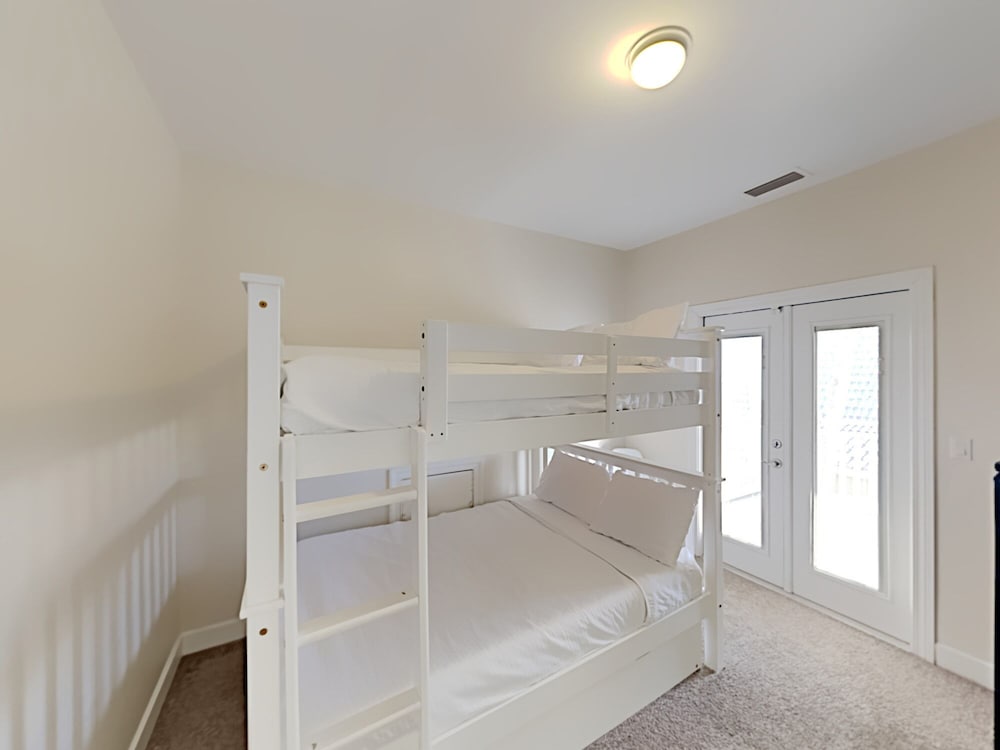 Changes In Latitude by Southern Vacation Rentals view 4