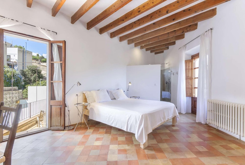 Casa Campomar by Vida Villas
