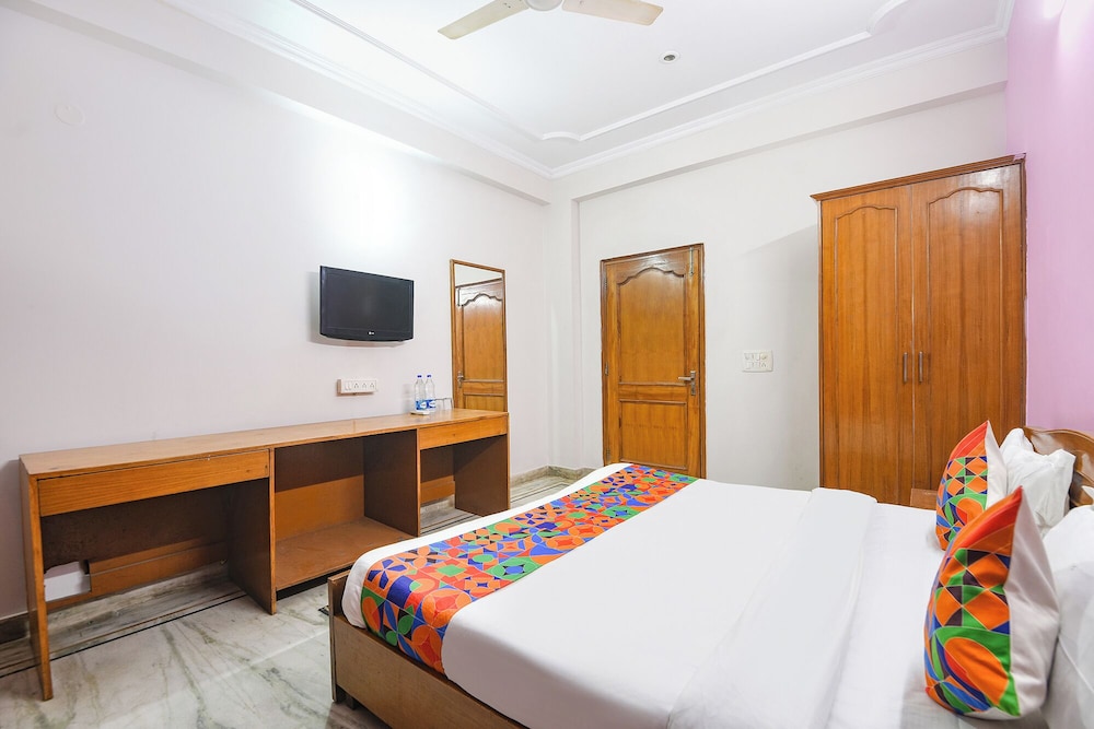 Fabhotel The Paradise