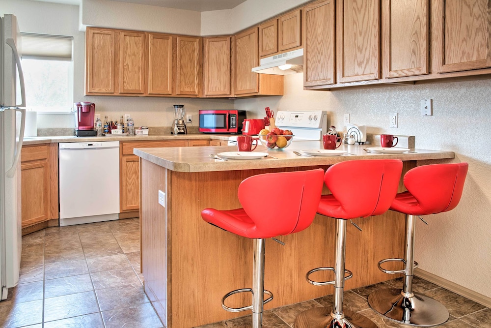 Montrose Townhome 13 Mi to Black Canyon Natl Park view 5