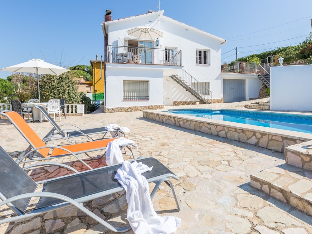 Cozy Villa in Lloret de Mar With Private Pool for 11 pax photo 4