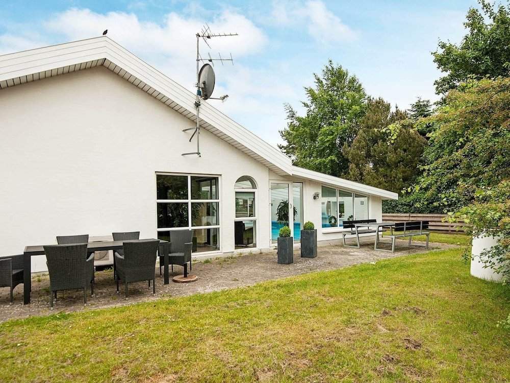 8 Person Holiday Home in Ebeltoft-by Traum view 2