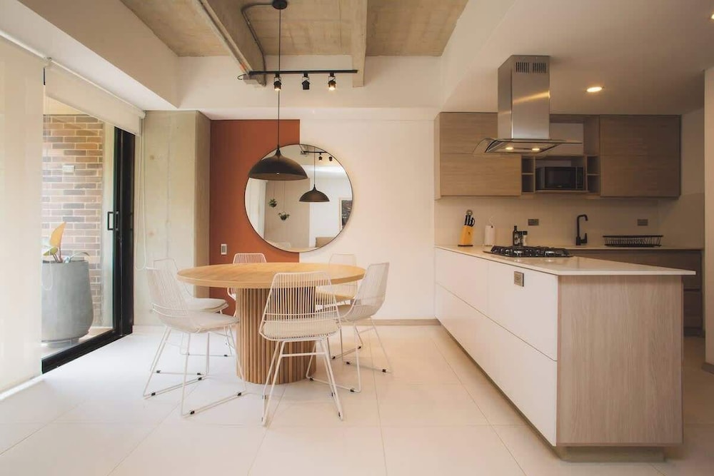 Cozy 3 BR in Laureles in Medellín