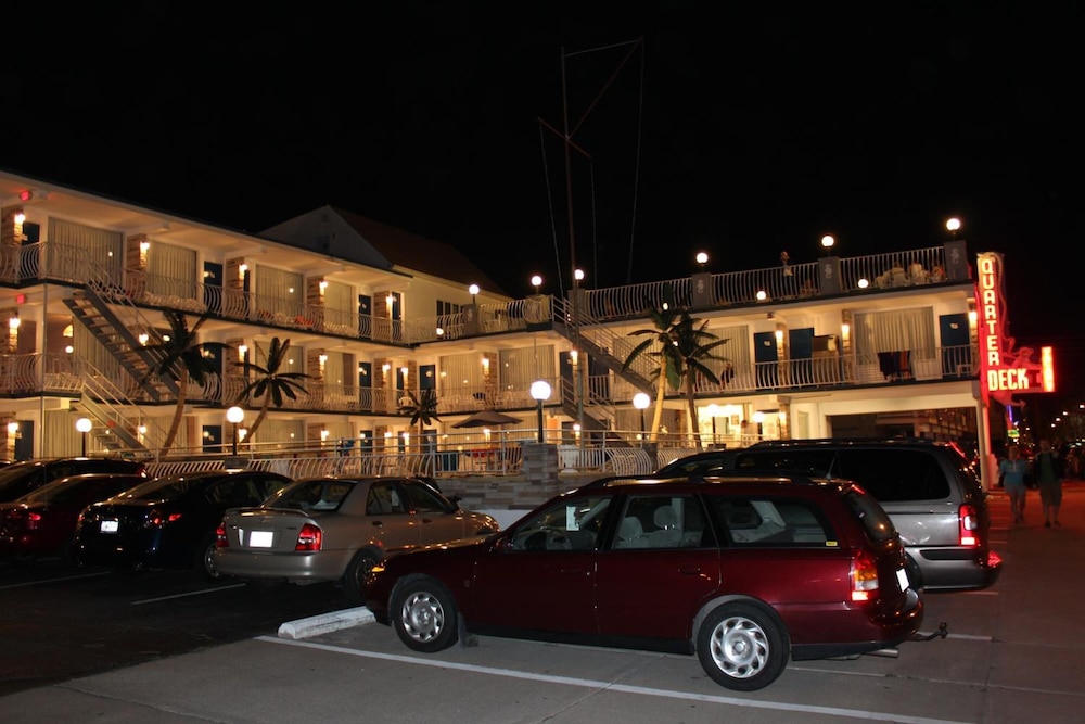 Quarterdeck Motel