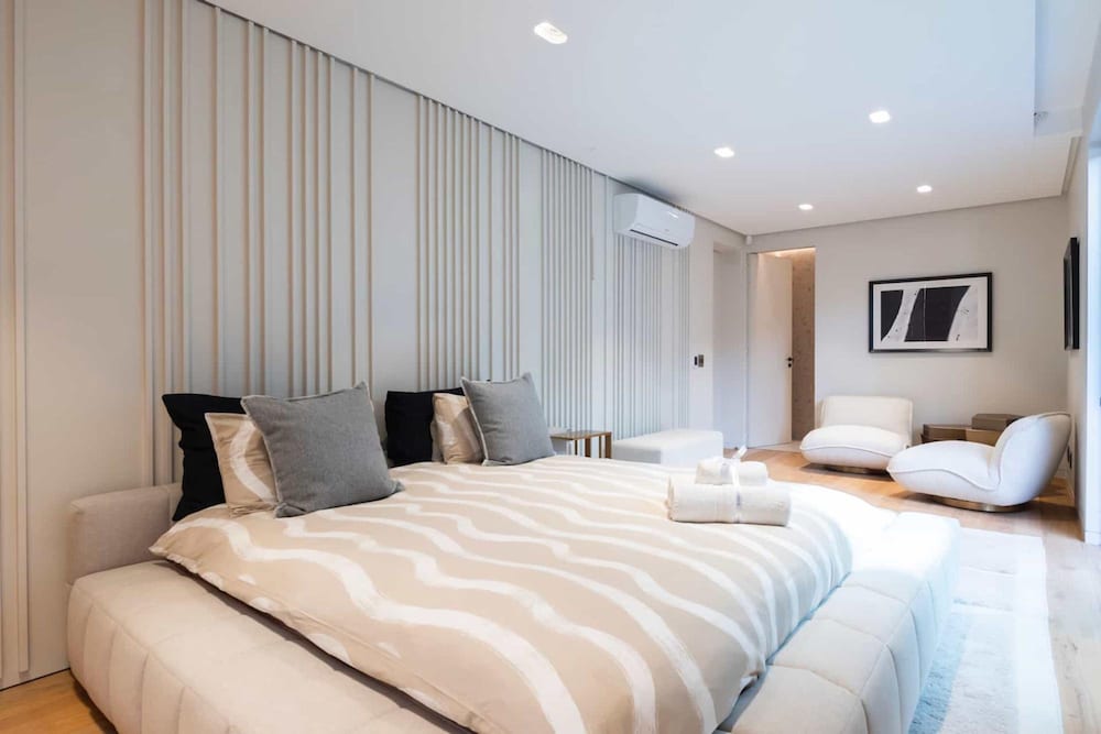 Grand Camps Bay 5bed w Views Pool Gym Villa Serena