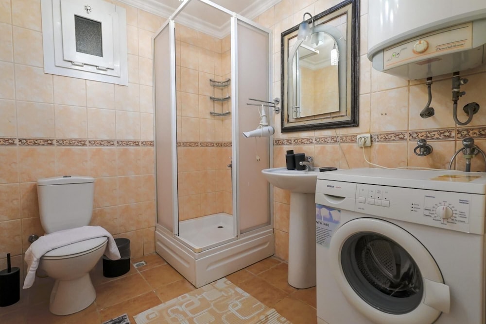 Photo 8