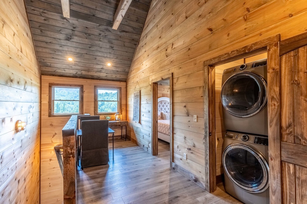 Raccoon Ridge Retreat - Gatlinburg Mountain Escape
