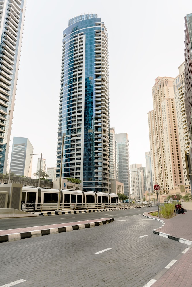 Dream Inn Dubai Bay Central