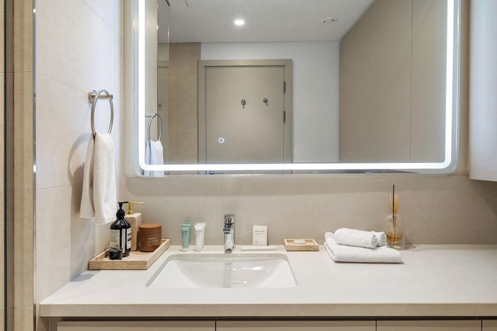 Serene 1BR Escape with Burj Khalifa View