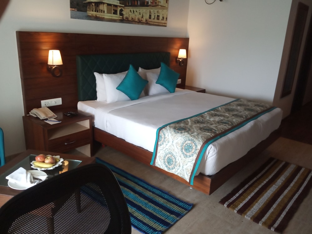 Bamboo Saa Resort & Spa
