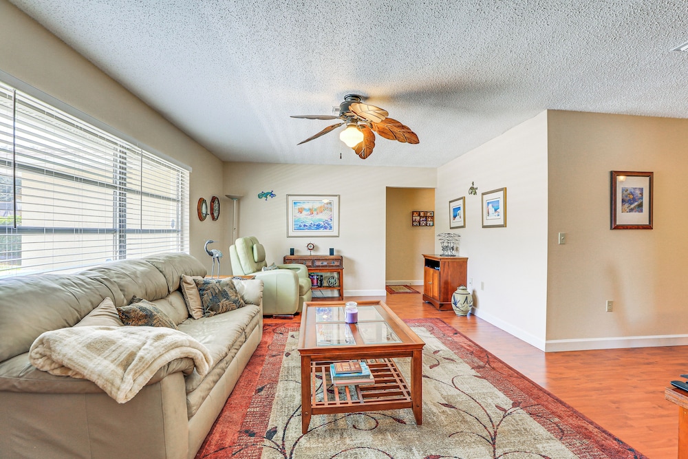 Palm Aire Home - 5 Mi to SRQ Airport!