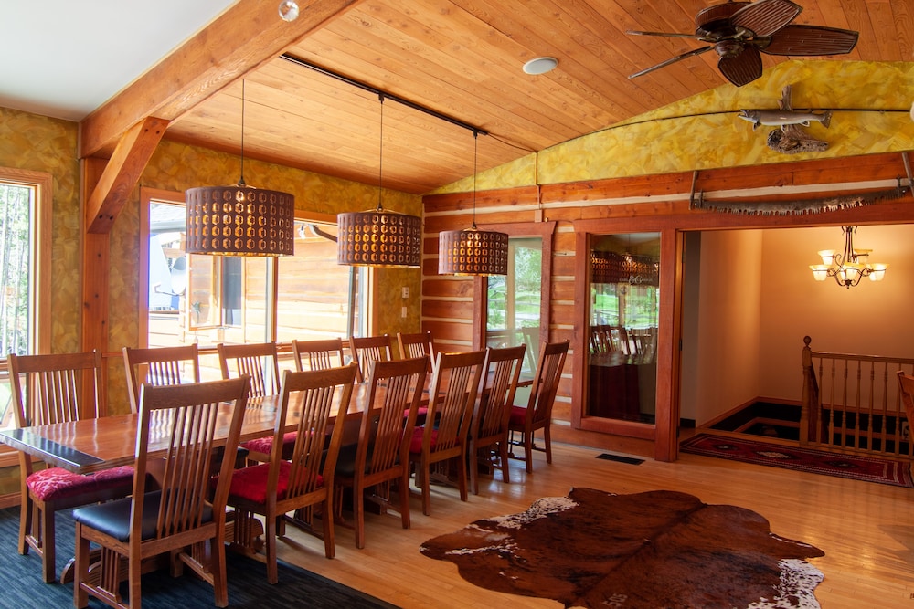 Earl Grey Lodge