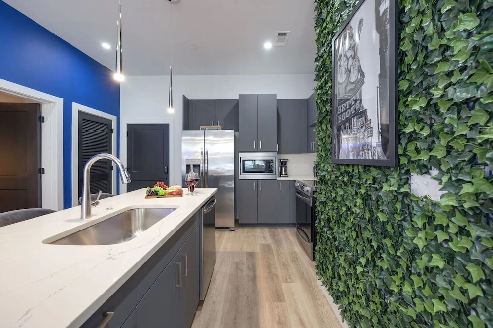 The Odyssey Apartments – by AvantStay Designer Stay in Midtown