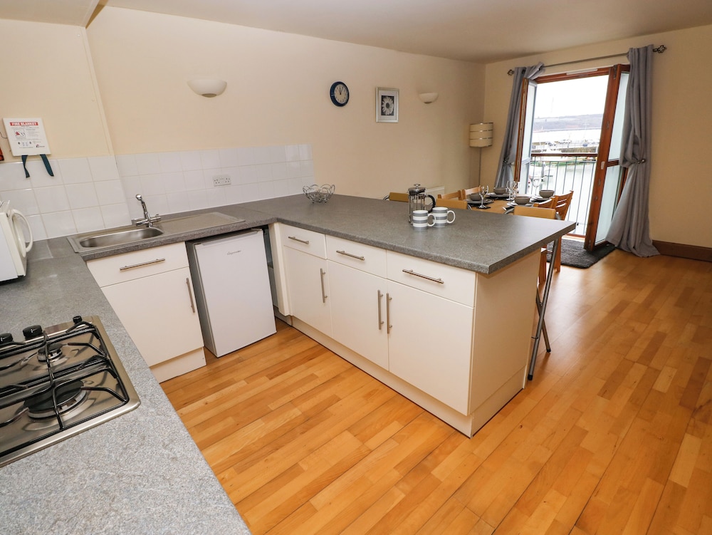 15 Sovereign House