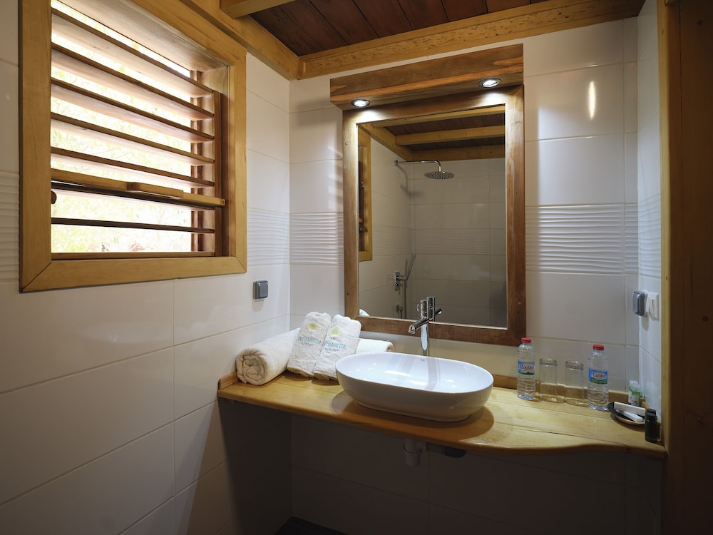 Antsanitia Resort