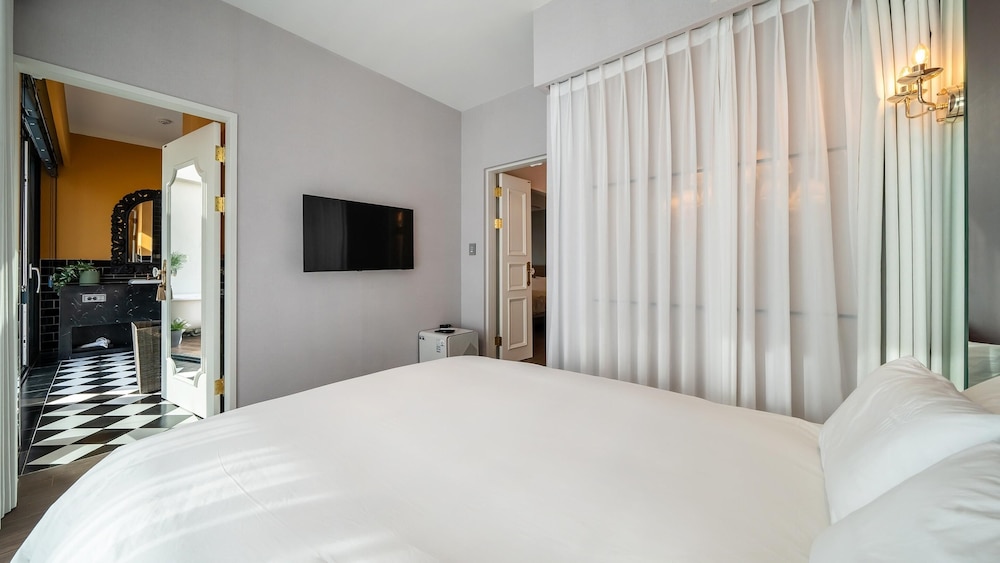 hotel room