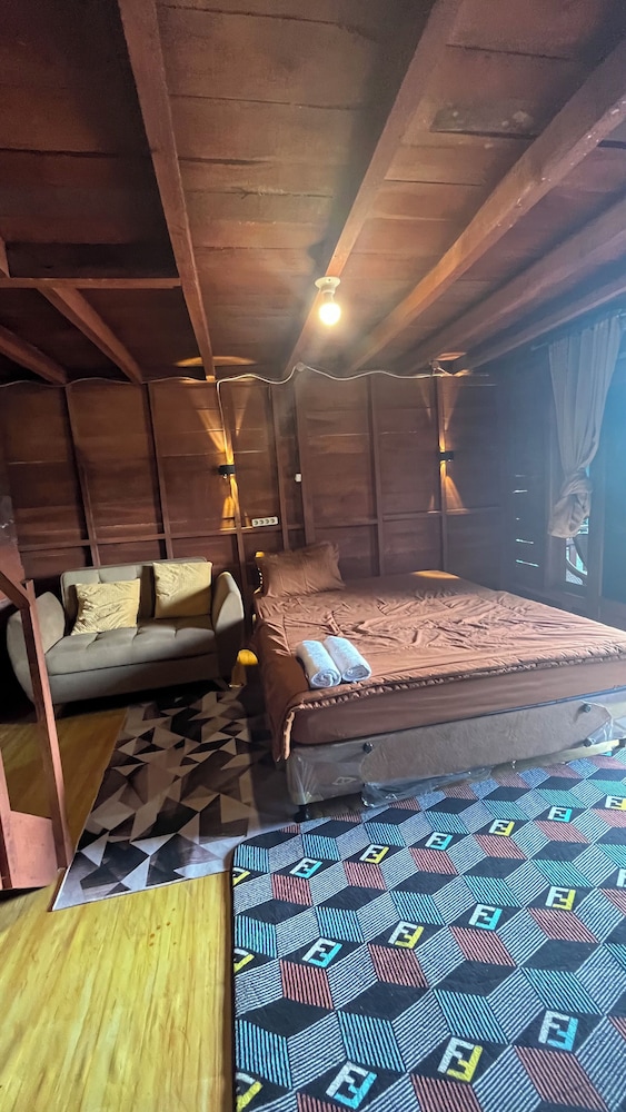 Quen'z Cabin