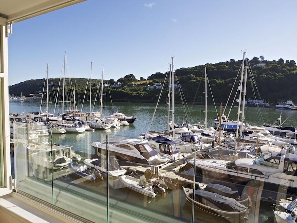 22 Dart Marina