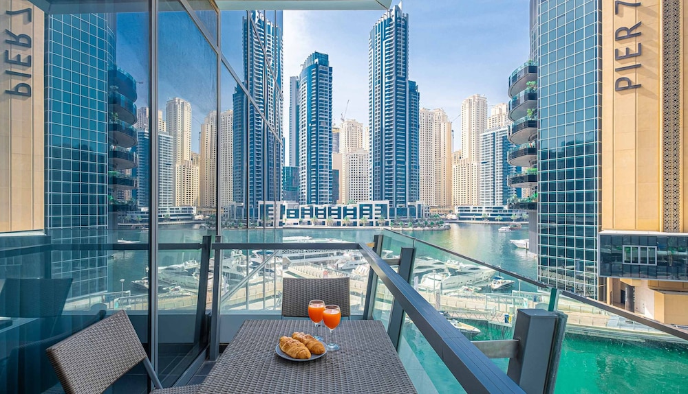 LUX Holiday Home - Silverene Towers 1