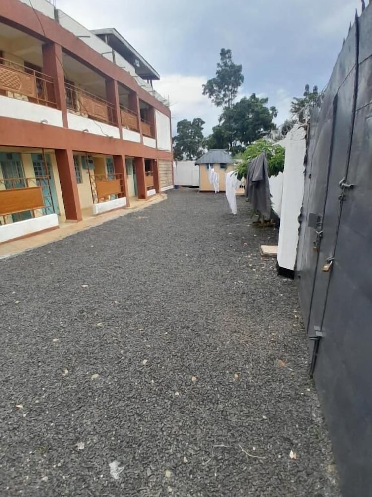 Lux Suites Villa De Leo Studios Bungoma