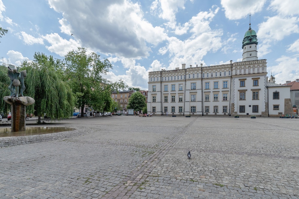 Studio Mostowa Krakow by Renters view 3