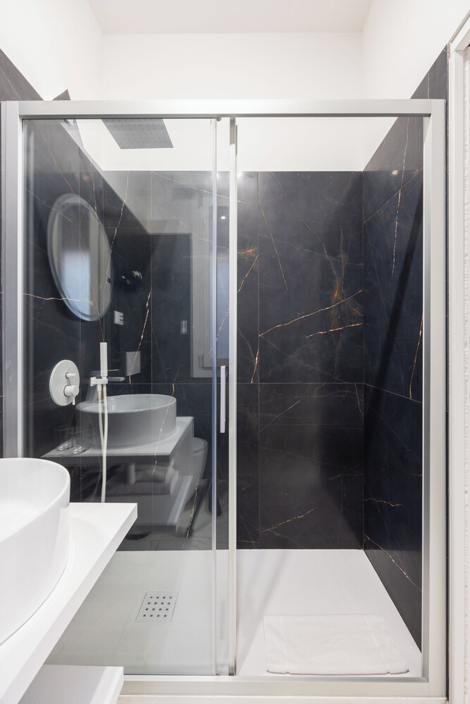 Excelsior Station Suite