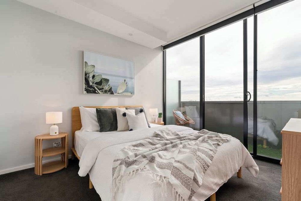 City Meets The Sea Melbourne Penthouse