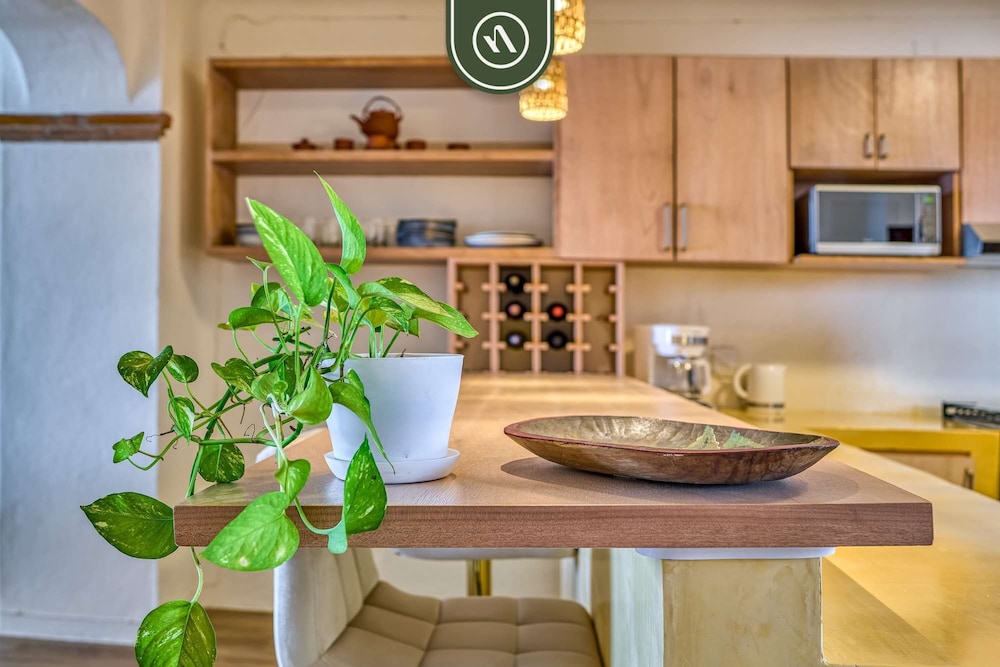 2BR Condo With Ocean View - Private Terrace