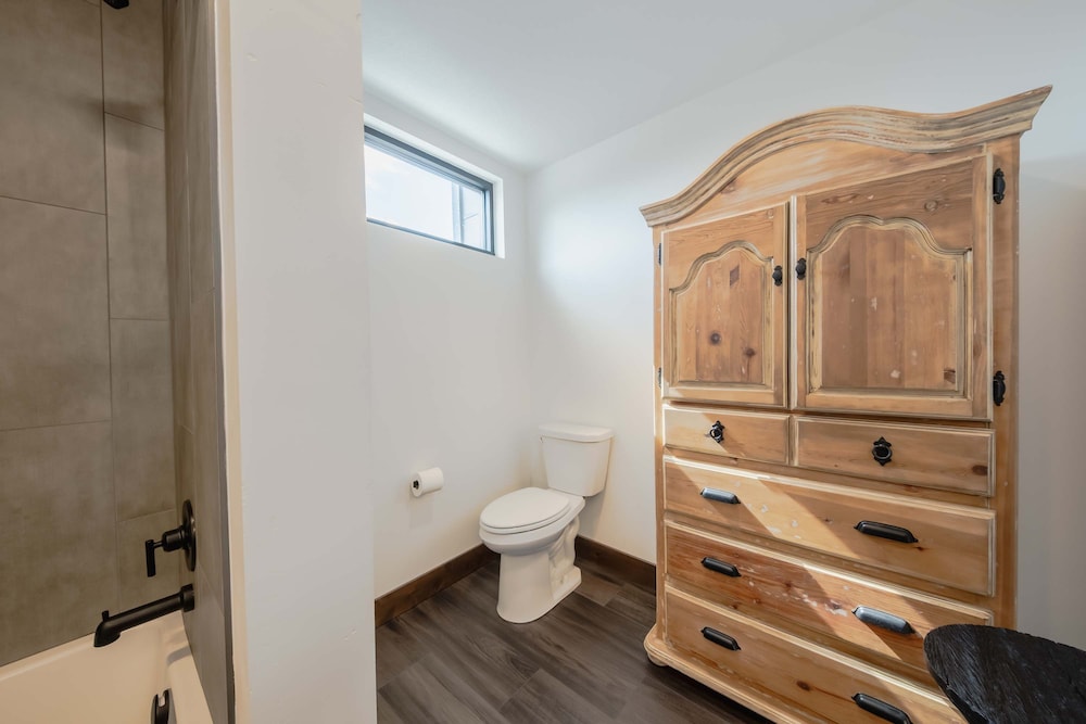 Downtown Penthouse Condo For 4!