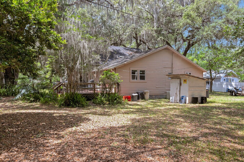 Ponderosa Off The Beaten Path 5 Bedroom Farmhouse