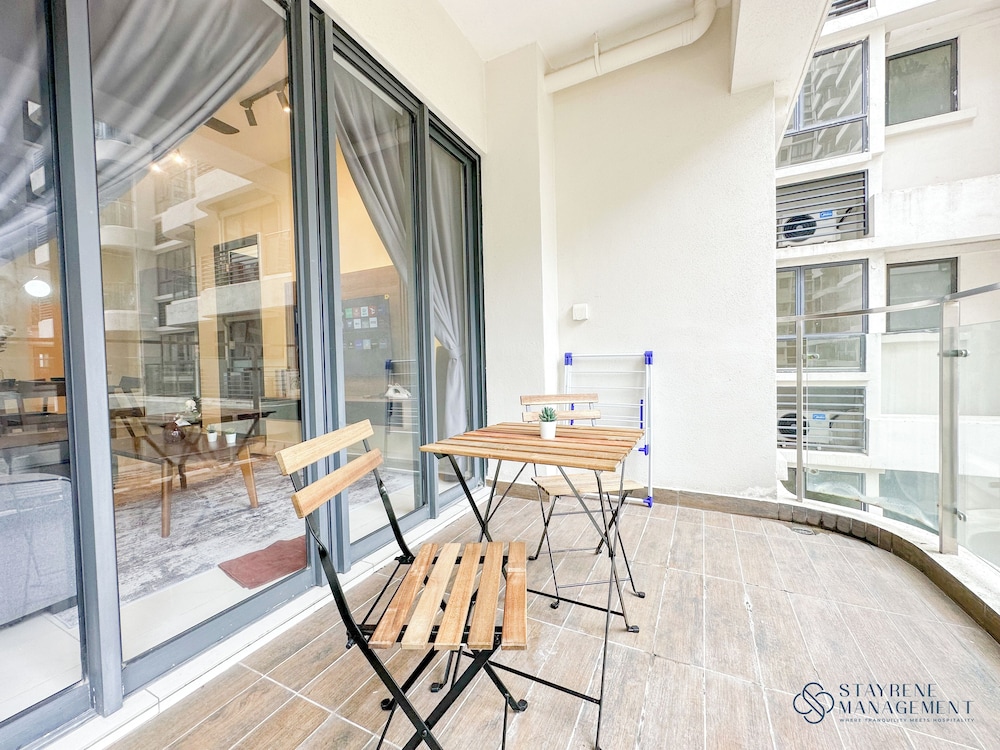 Country Garden Danga Bay Sea View Homestay by Stayrene
