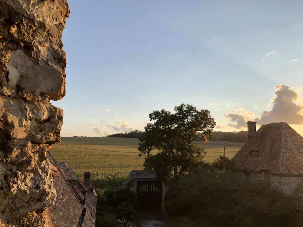 Le Logis D'arniere